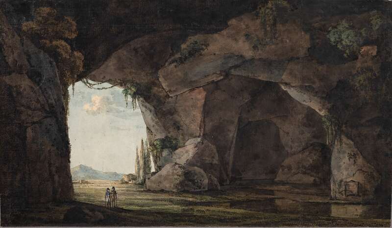 Hohe Felsenhöhle mit antikem Monument