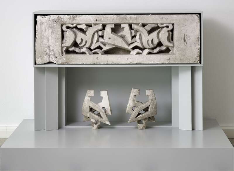Cheminée /​ Andirons and Fireplace